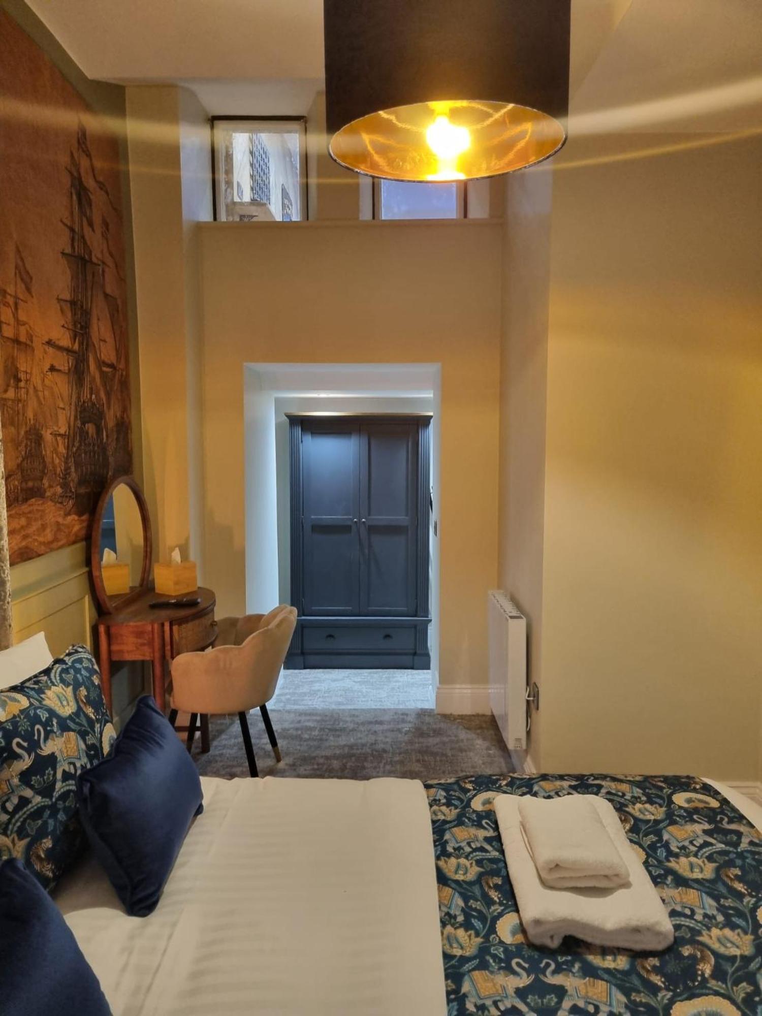 The Resolution Hotel Вітбі Екстер'єр фото