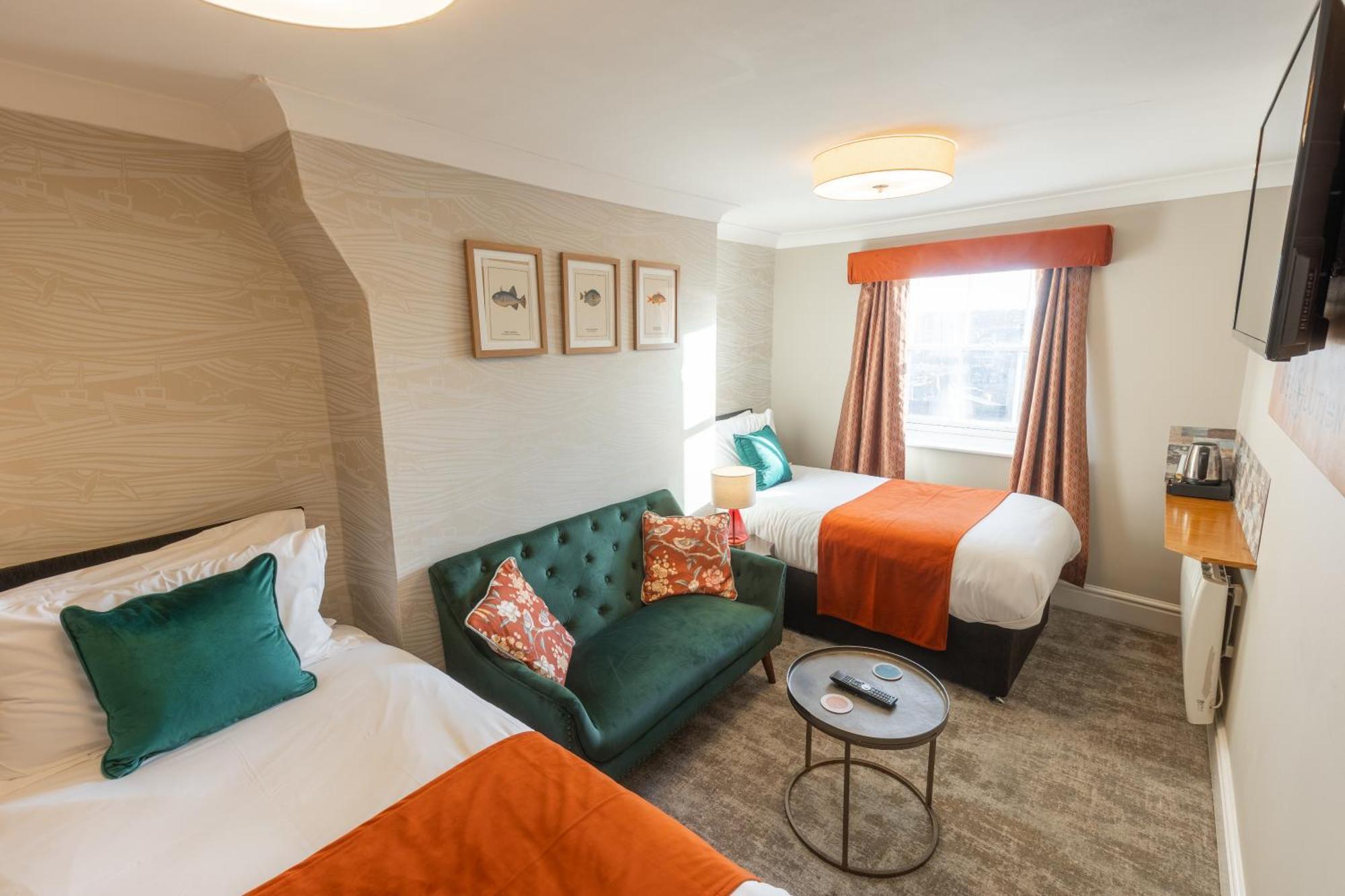 The Resolution Hotel Вітбі Екстер'єр фото